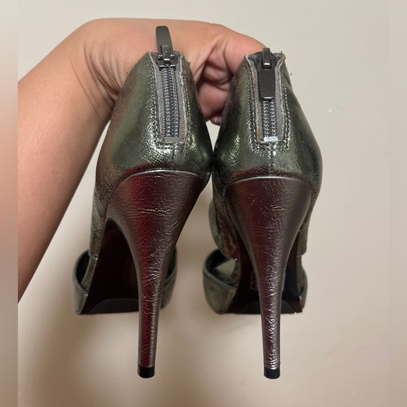 NINE WEST METALLIC SILVER GRAY STILETTOS SIZE 7 1/2 M - Picture 3 of 7
